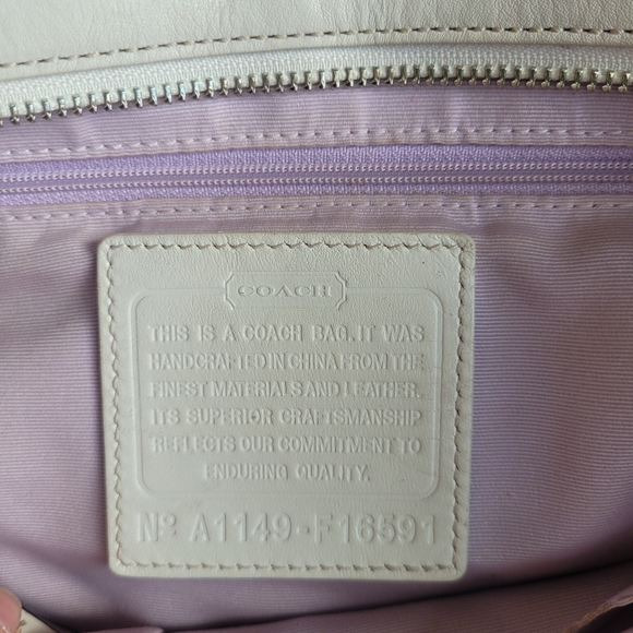 Coach Soho Linen Op Art Tote #16591 White Leather Purple Satin Interior - Picture 3 of 14